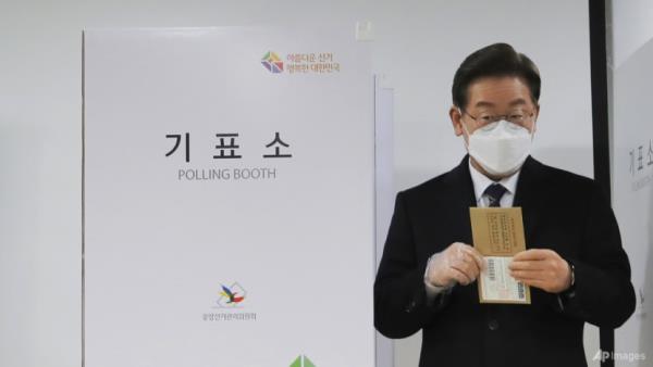 Early voting for South Korea president begins in shadow of COVID-19