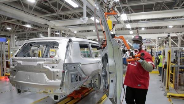 Detroit's Big Three automakers will let workers stop wearing masks